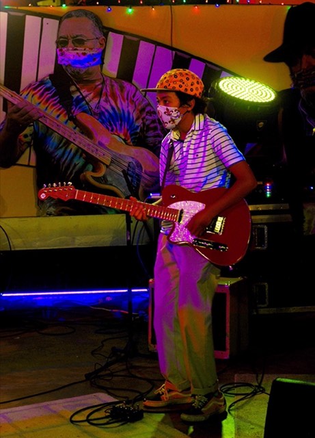 Dylan Miles at The Funky Uncle New Years Eve (2)