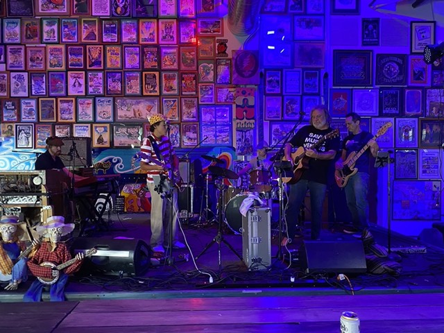 Dylan Miles at So Many Road Museum & Brewery (9)