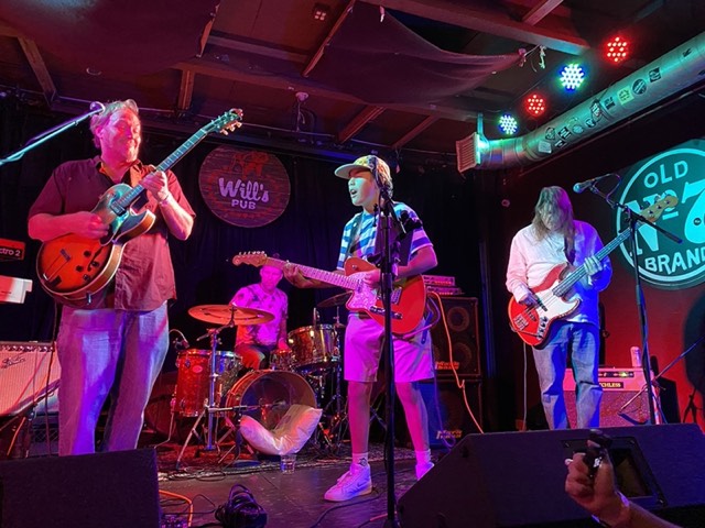 Dylan Miles at Will’s Pub (3)